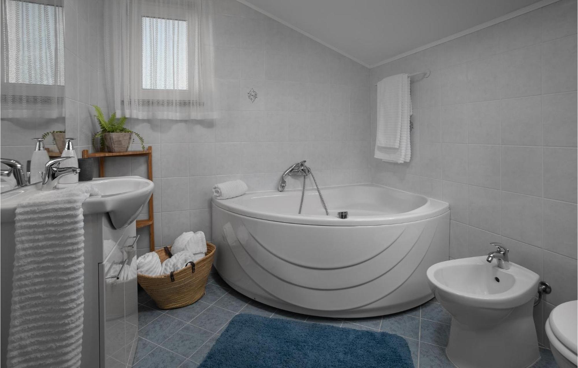 Nice Home In Jadranovo With Outdoor Swimming Pool Luaran gambar